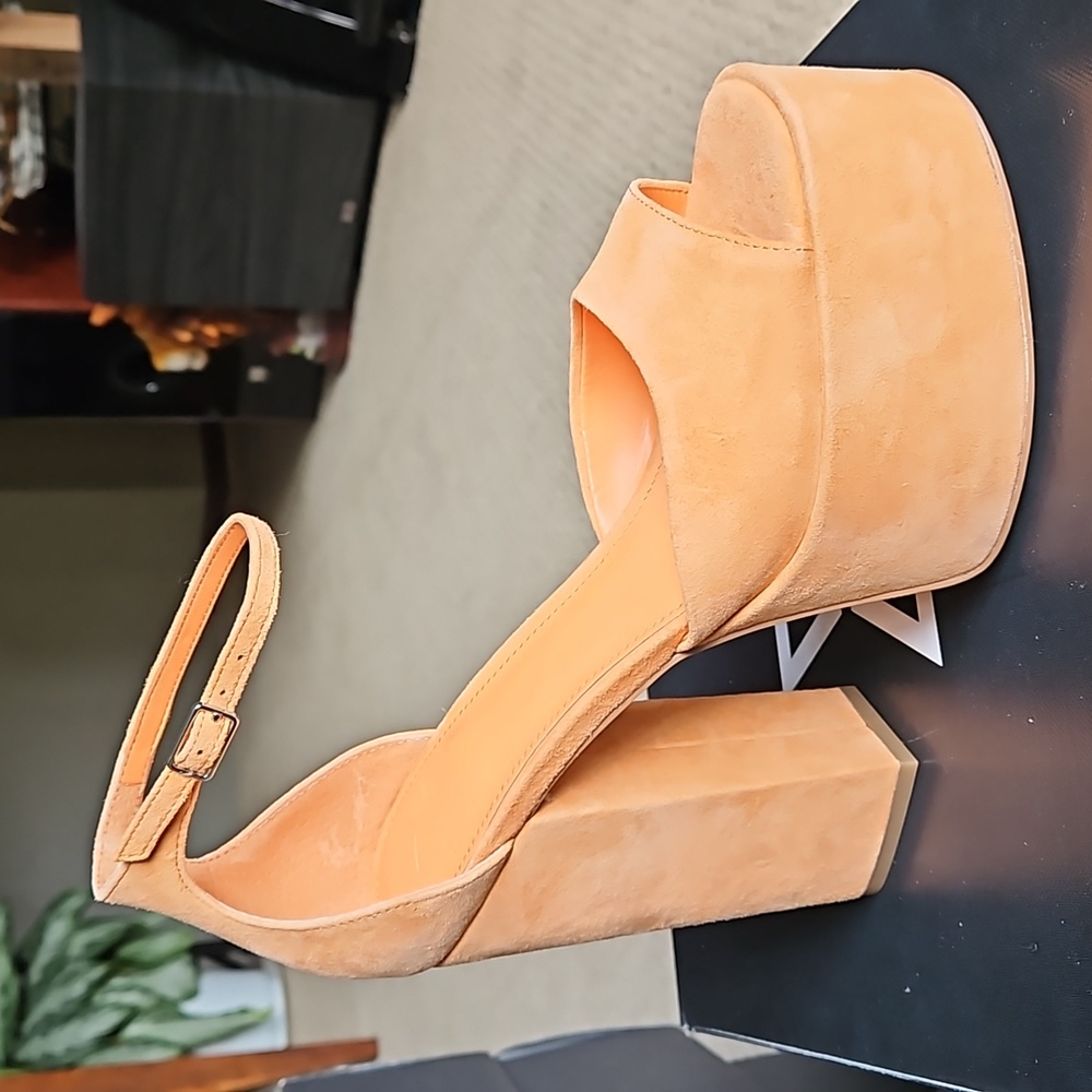 Marc Fisher Ankle Strap Platform Sandal (Women) Orange Suede 8.5m - Picture 8 of 9